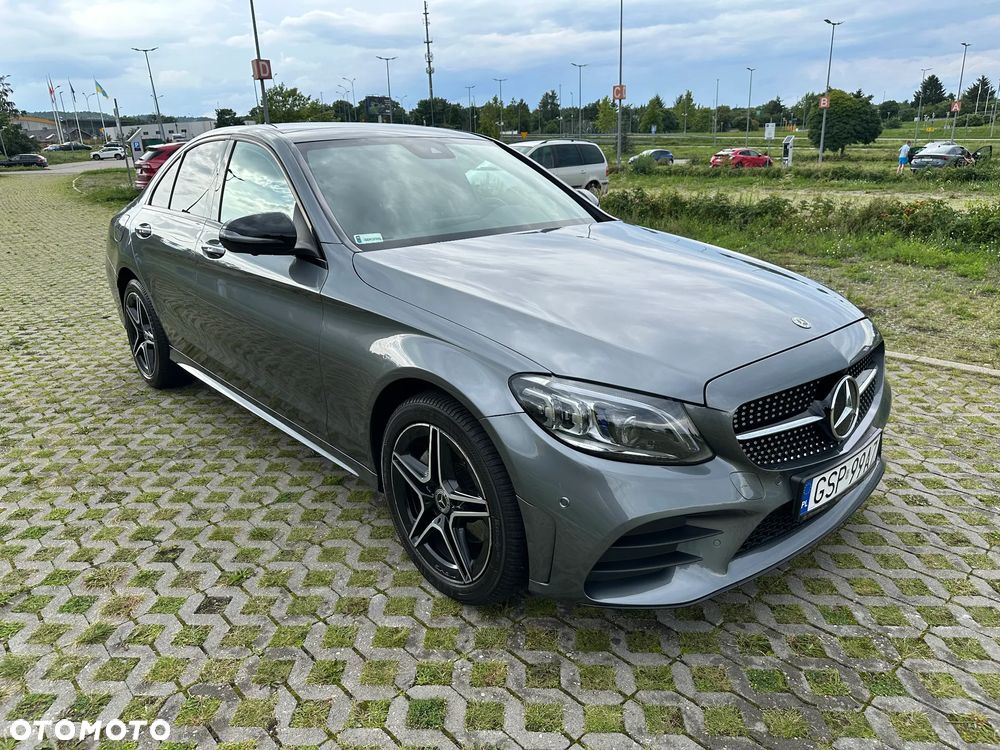 Mercedes-Benz Klasa C 200 4Matic 9G-TRONIC AMG Line - 2