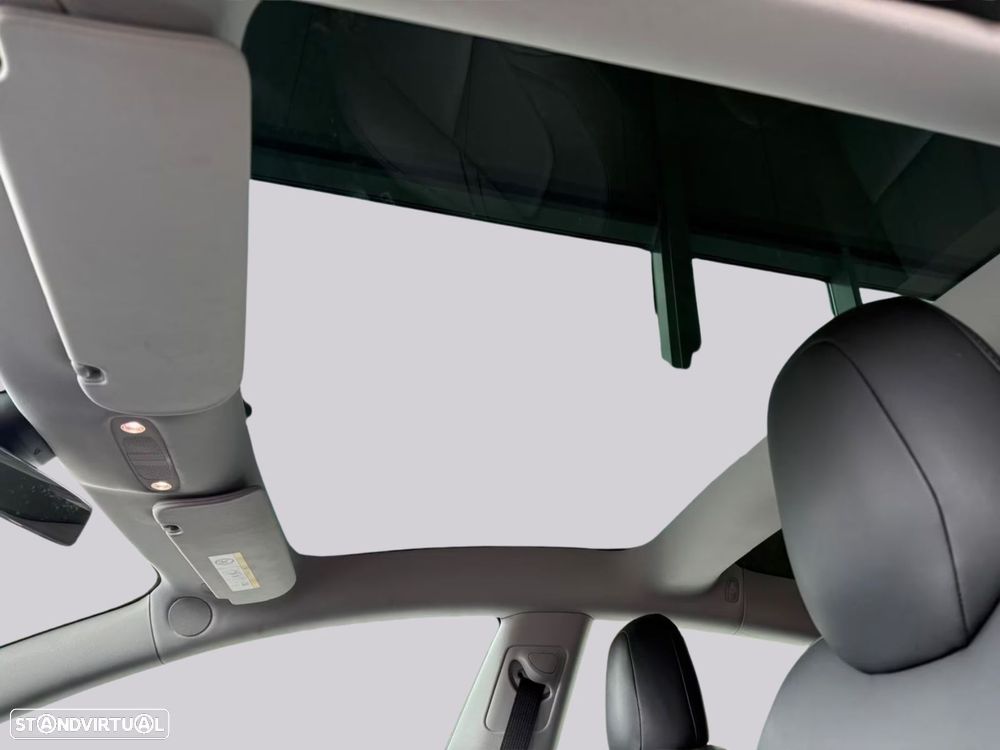 Tesla Model 3 - 6