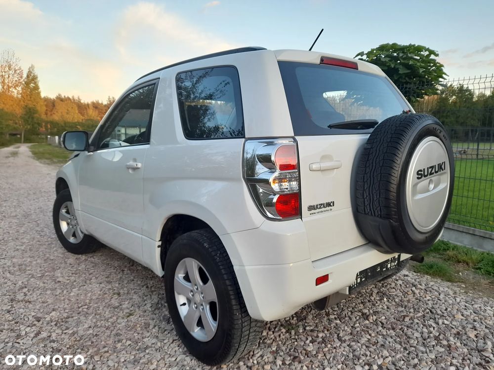Suzuki Grand Vitara 1.6 Black&White - 23