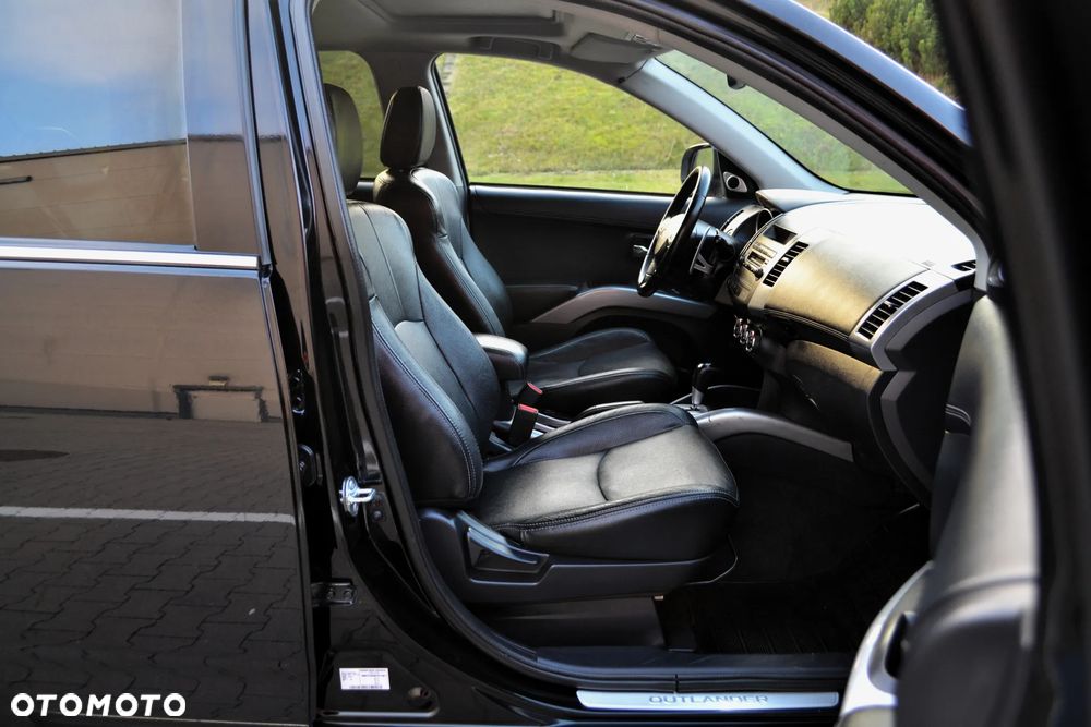 Mitsubishi Outlander 2.4 Intense + CVT - 11