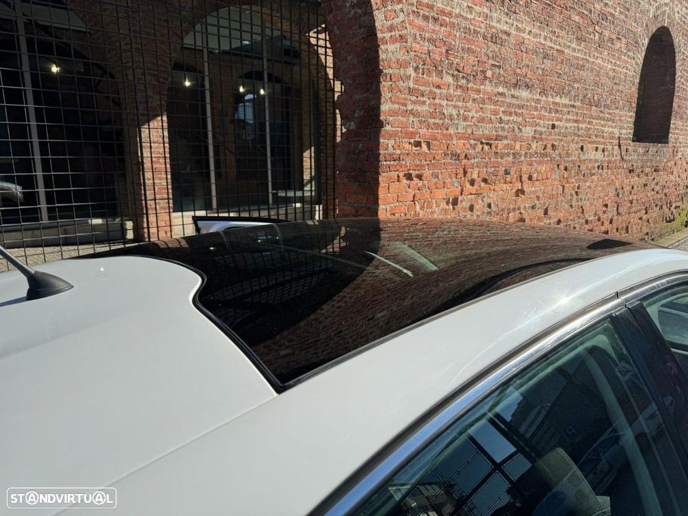 Peugeot 208 1.2 PureTech Allure - 15