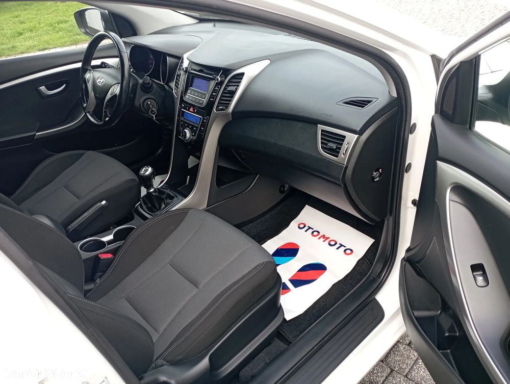 Hyundai i30 1.4 Premium - 12