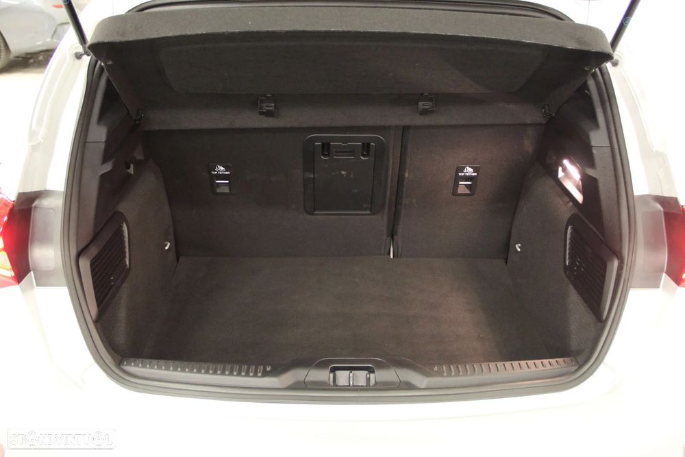 Ford Focus 1.0 EcoBoost MHEV ST-Line - 25