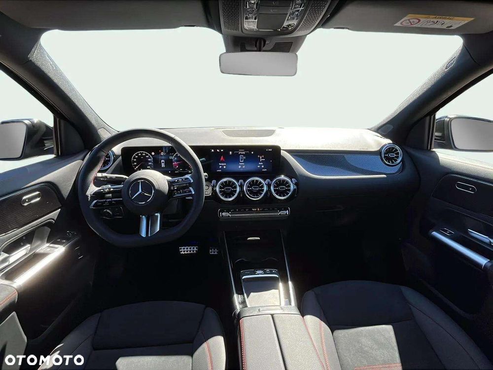 Mercedes-Benz GLA 200 AMG Line - 10