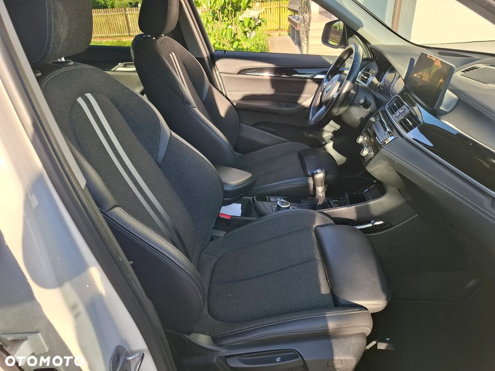BMW X1 sDrive18d Sport Line - 11