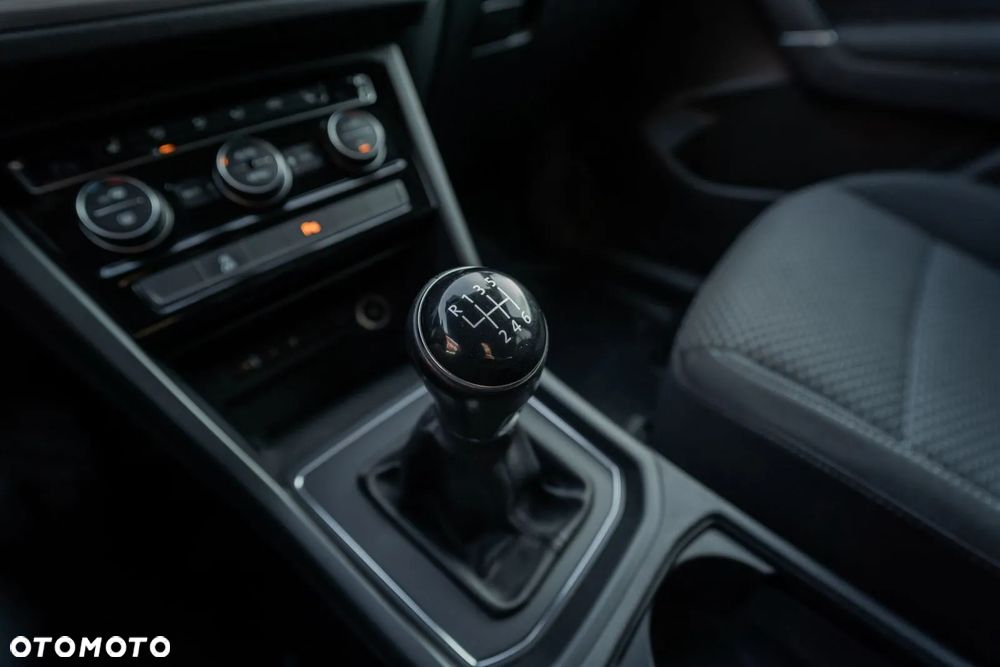 Volkswagen Touran 1.6 TDI SCR (BlueMotion Technology) Comfortline - 18