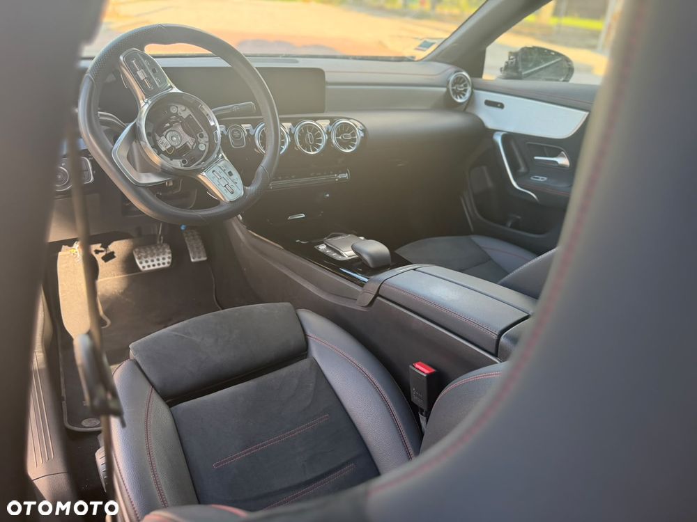 Mercedes-Benz CLA 250 e 8G-DCT AMG Line - 6