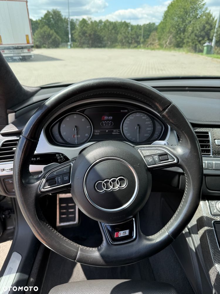 Audi S8 - 7