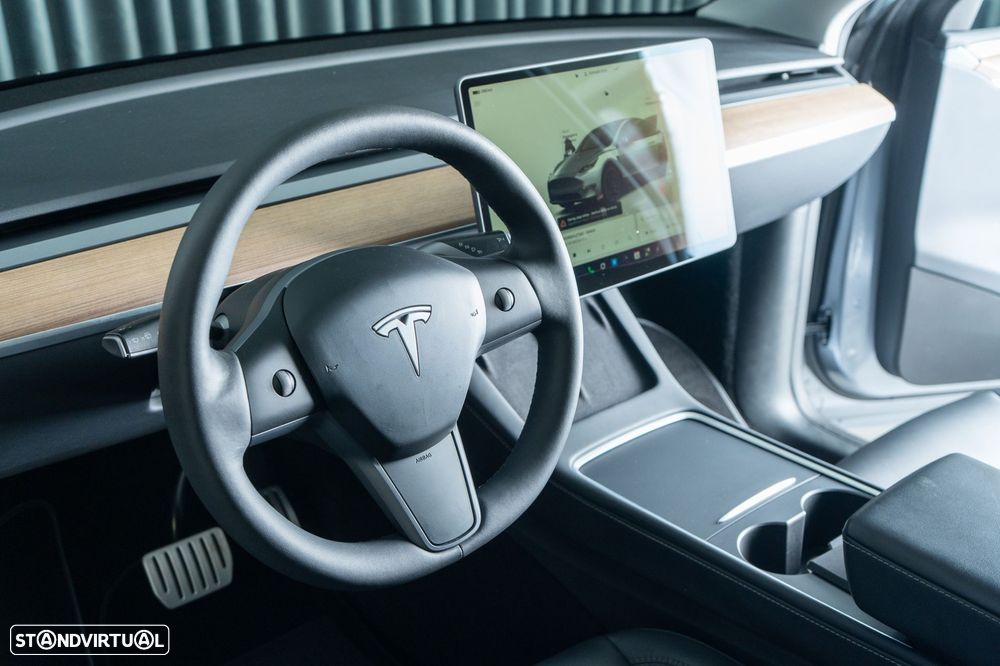 Tesla Model Y Performance Tração Integral - 14