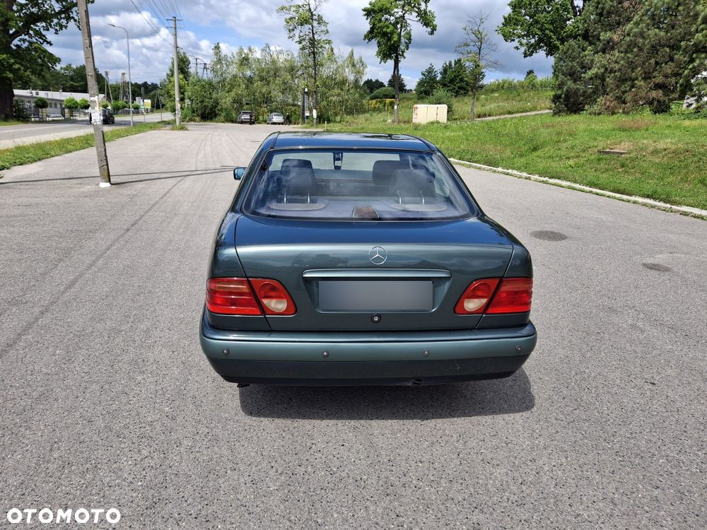 Mercedes-Benz Klasa E ver-200 - 6