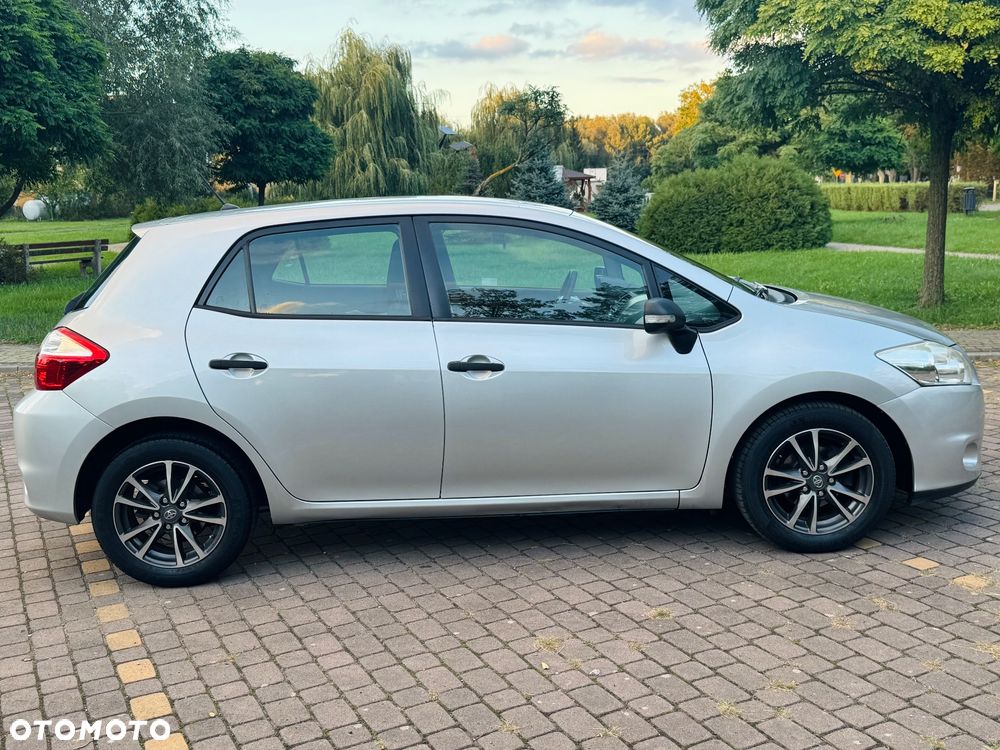 Toyota Auris 1.4 D-4D Luna EU5 - 5