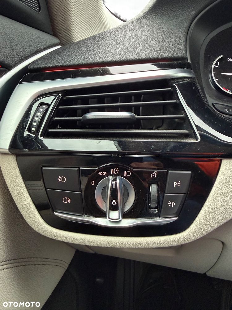 BMW Seria 5 520d xDrive - 20