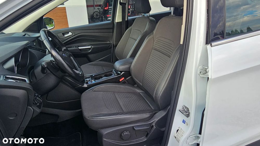 Ford Kuga - 10