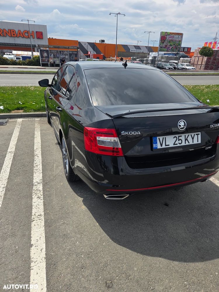 Skoda Octavia 2.0 TDI RS DSG - 2