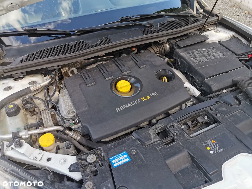 Renault Megane TCe 180 GT - 23