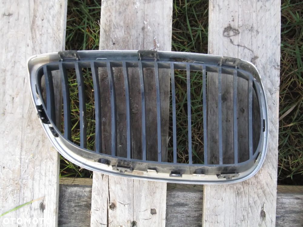 Grill atrapa nerka lewa BMW 3 E90 E91 Lift 7157275 - 4
