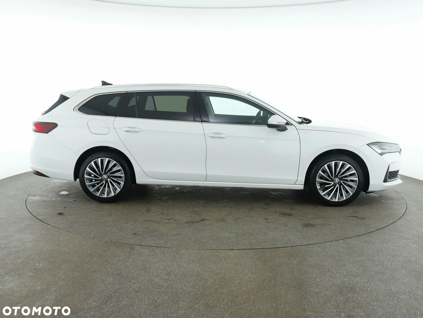 Skoda Superb 1.5 TSI L&K DSG - 4