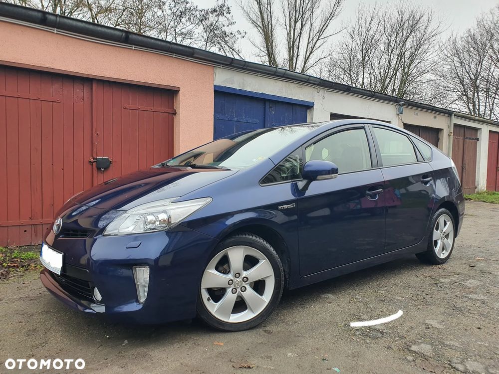 Toyota Prius (Hybrid) - 2