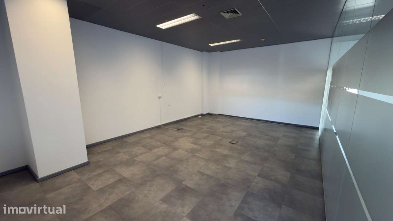Loja, 155 m², Cacém e São Marcos - Grande imagem: 5/10