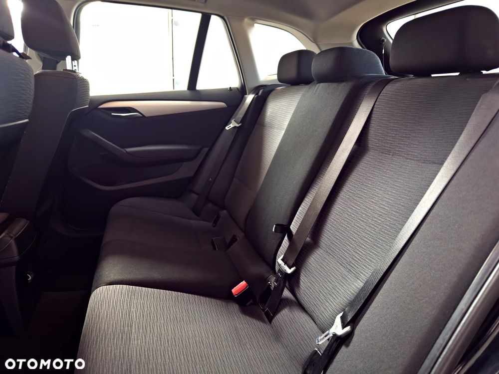 BMW X1 xDrive18d xLine - 28