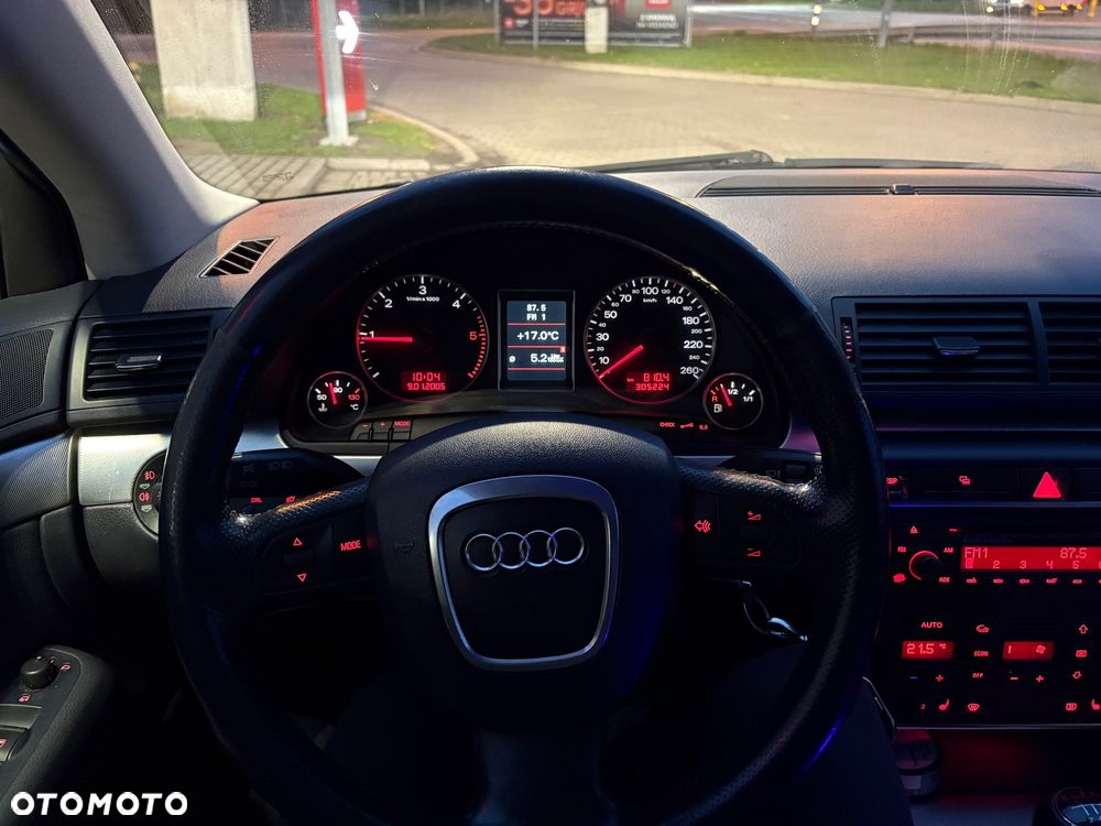 Audi A4 Avant 2.0 TDI - 11