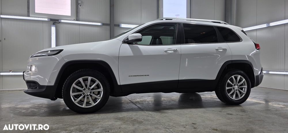 Jeep Cherokee - 4