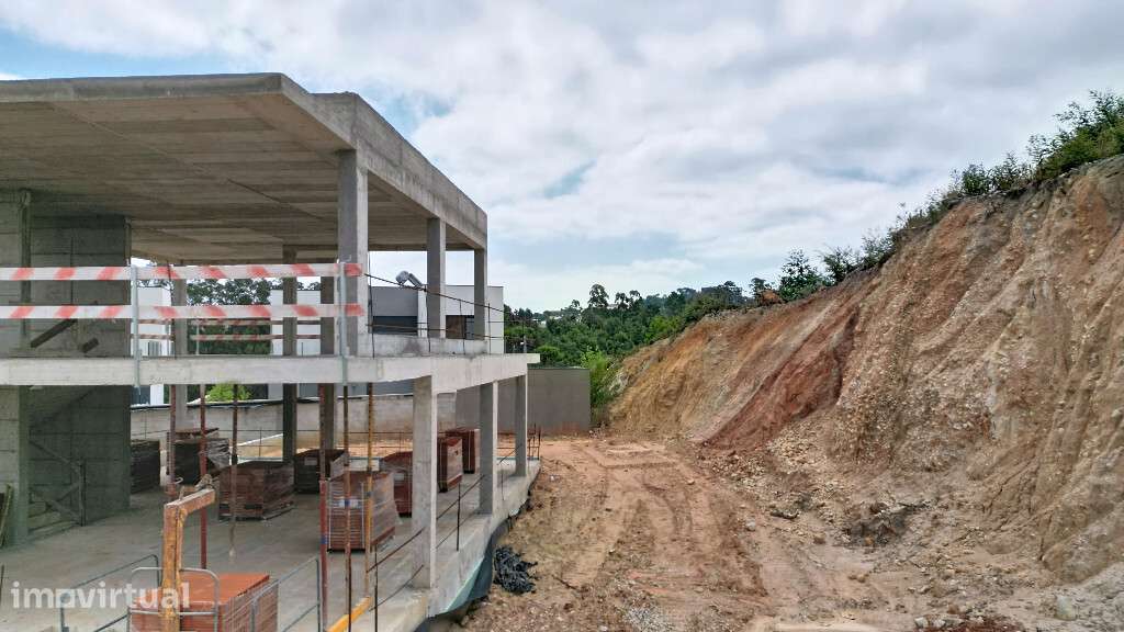 Moradia M4 com garagem em zona de Santa Clara, Coimbra - Grande imagem: 5/12