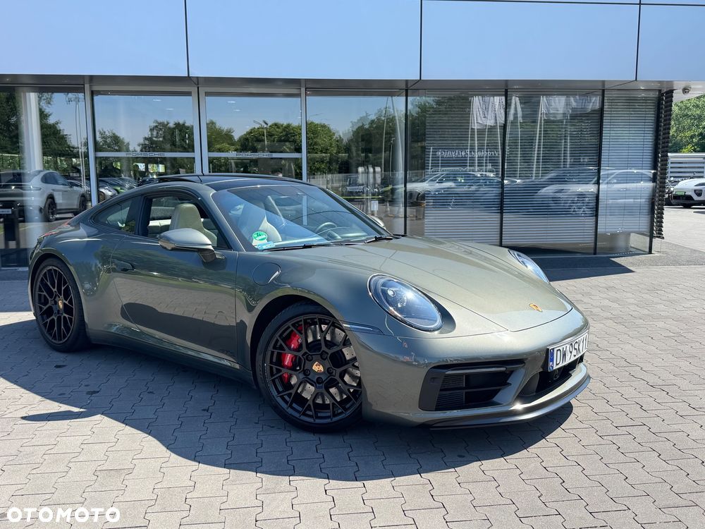 Porsche 911 Carrera 4 GTS - 5