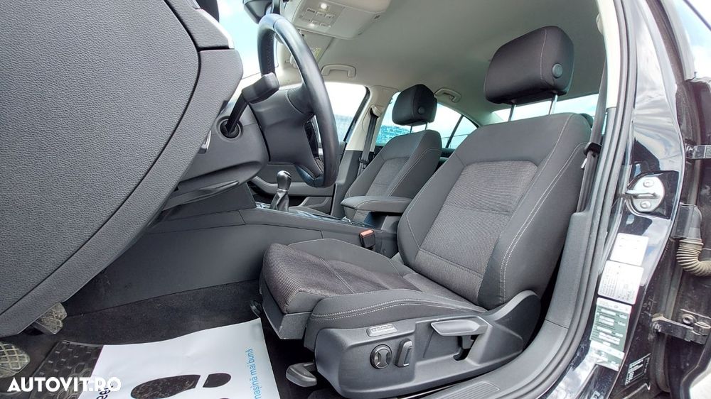 Volkswagen Passat 2.0 TDI Comfortline - 11