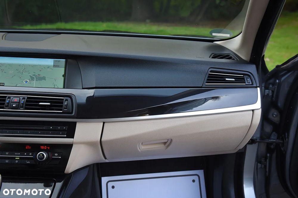 BMW Seria 5 520d - 34