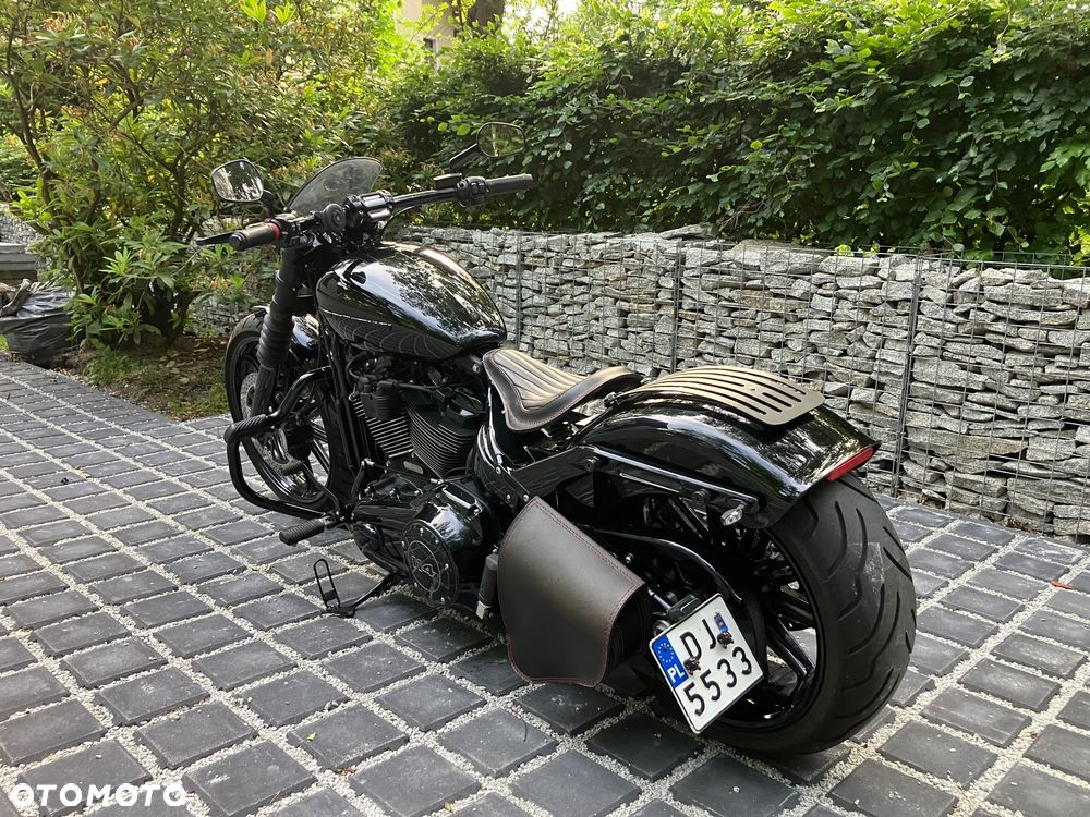 Harley-Davidson Softail Breakout - 6