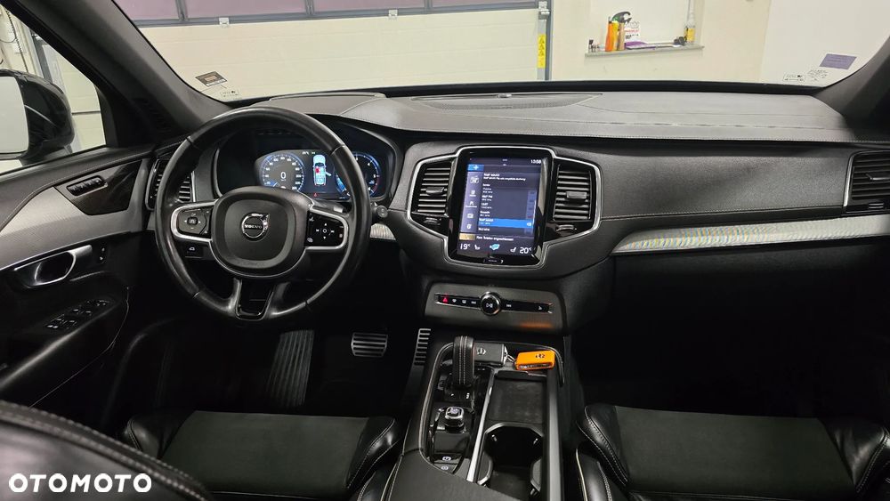 Volvo XC 90 D5 SCR AWD R-Design 7os - 16