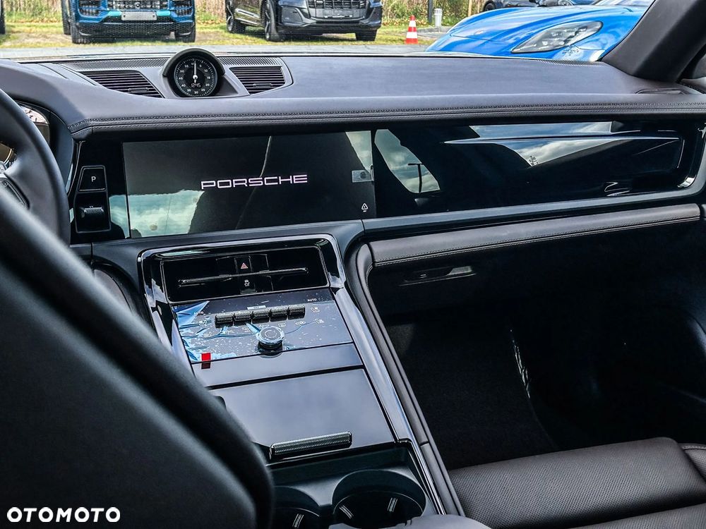 Porsche Panamera 4 E-Hybrid PHEV - 16