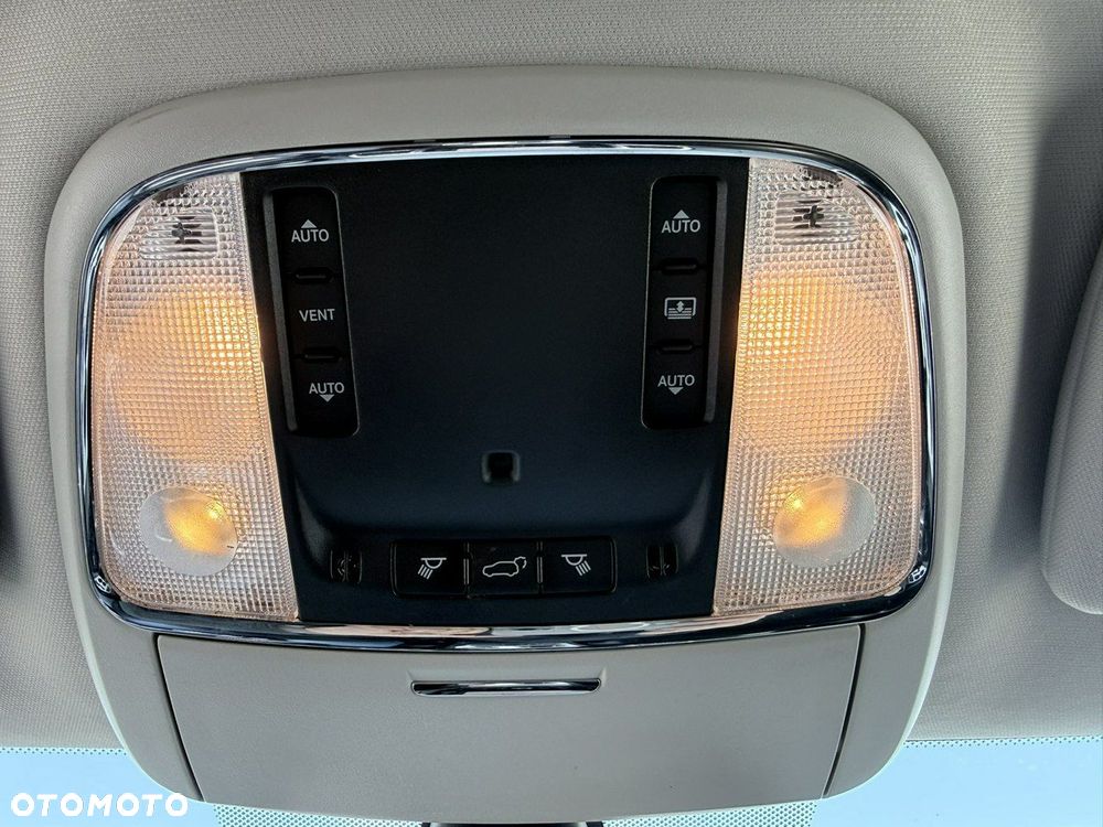 Jeep Grand Cherokee 6.4 V8 SRT8 - 38