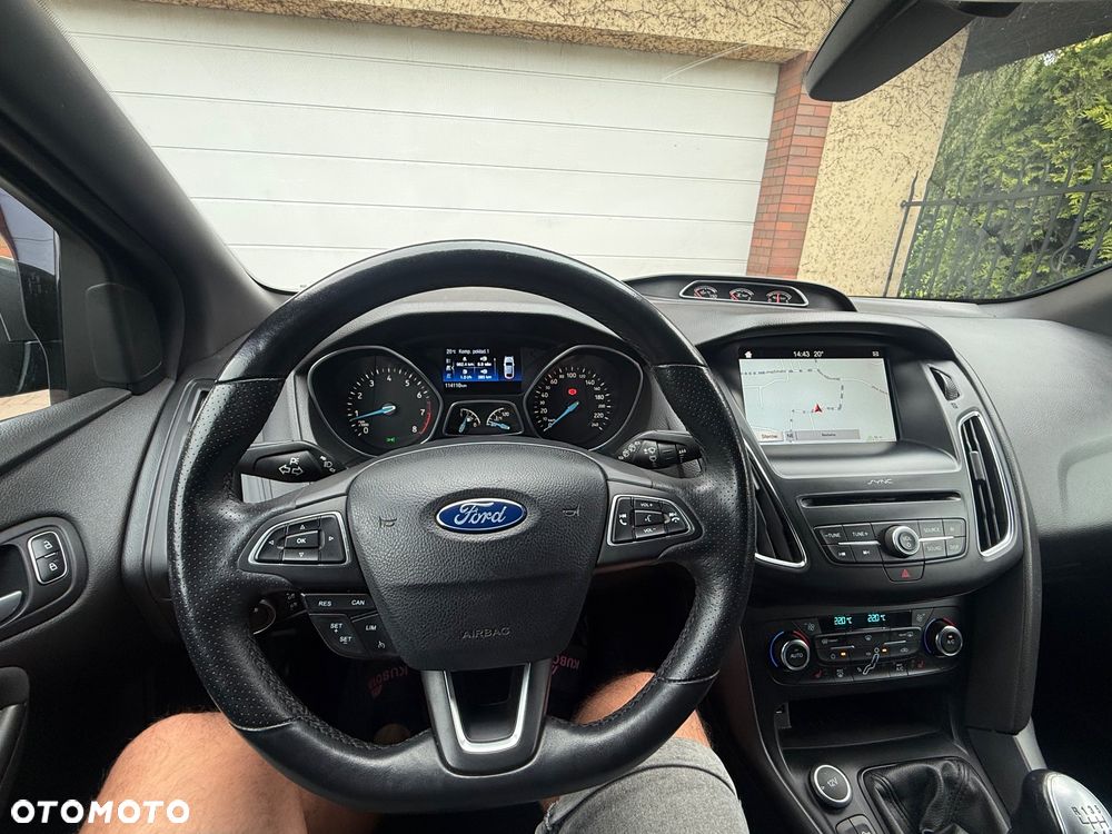 Ford Focus 1.5 EcoBoost ST-Line - 6