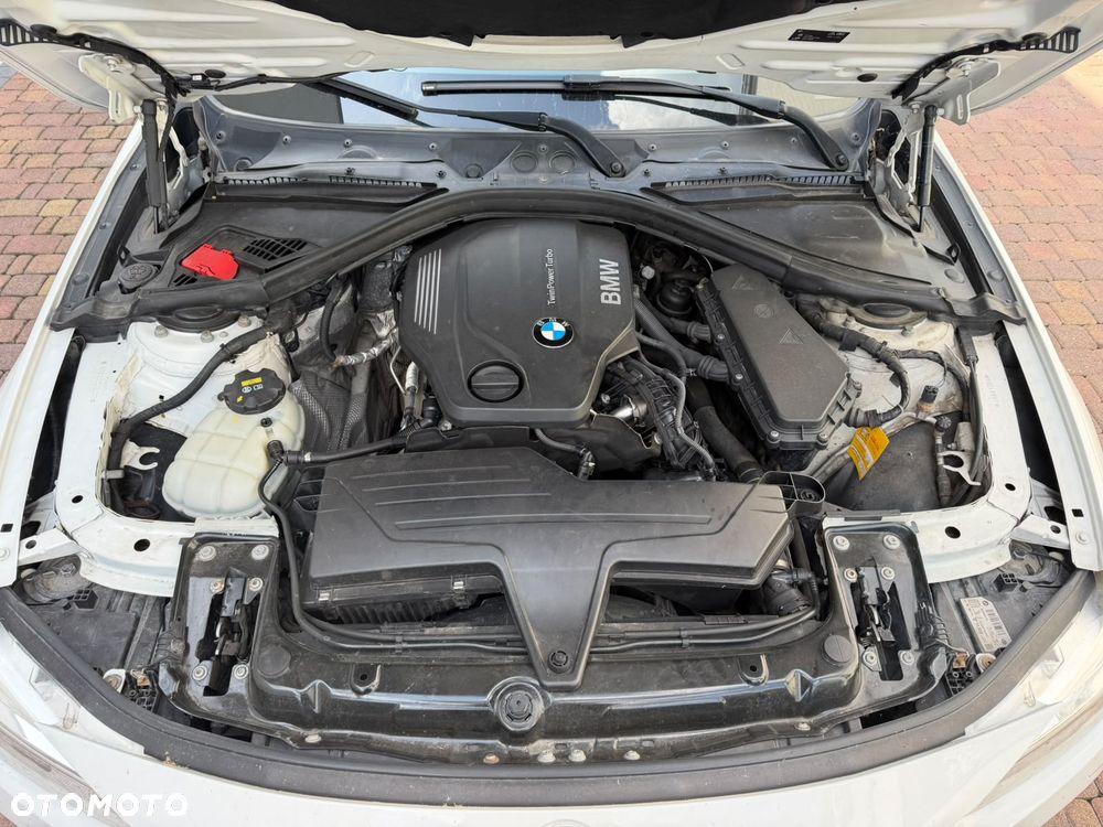 BMW Seria 3 320d xDrive Sport Line - 11