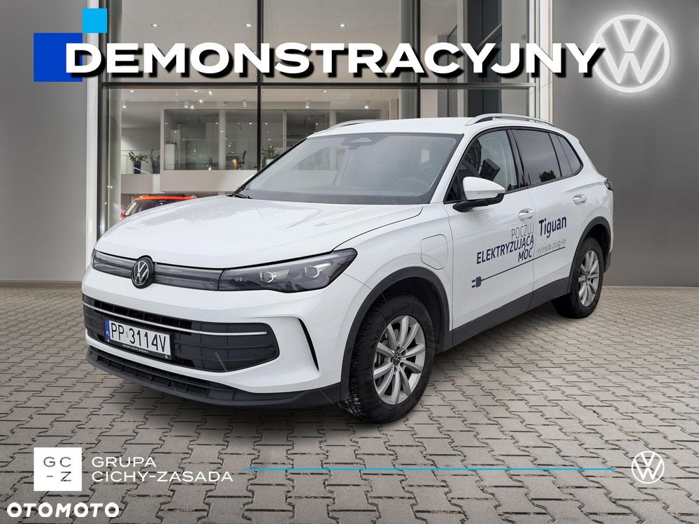Volkswagen Tiguan - 1