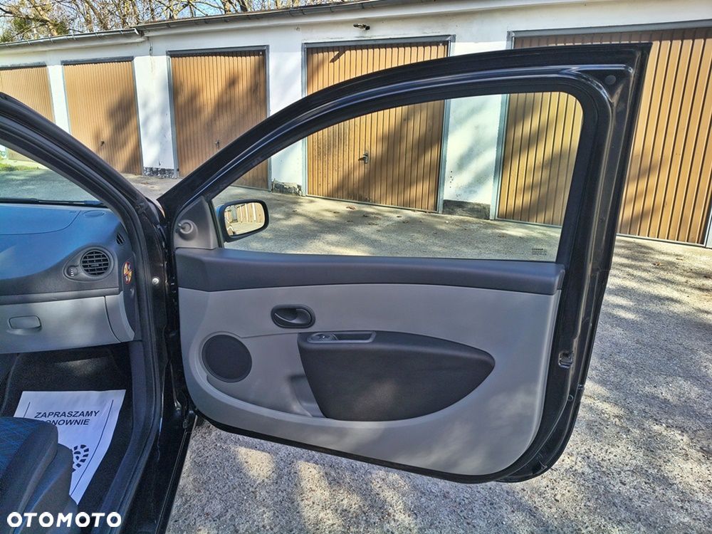 Renault Clio 1.2 16V Authentique - 21