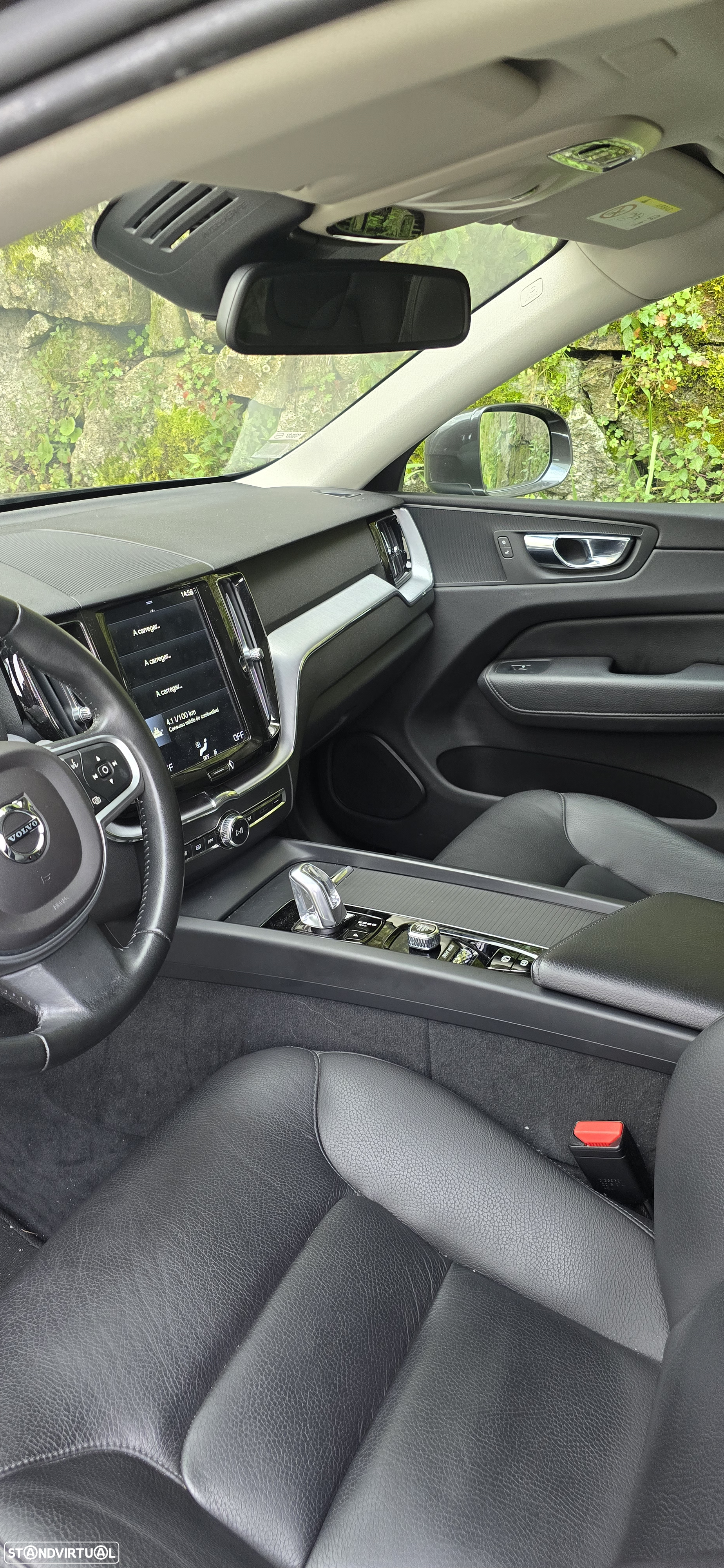 Volvo XC 60 2.0 T8 PHEV Momentum Plus AWD - 26