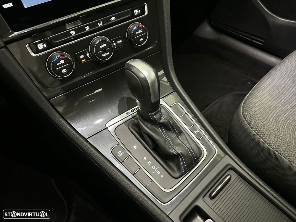 VW e-Golf AC/DC - 26