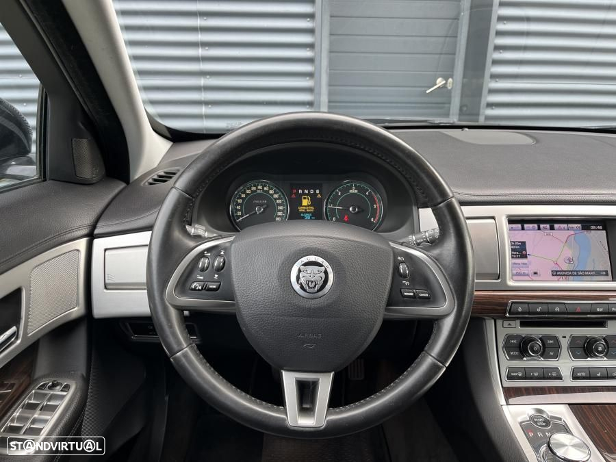 Jaguar XF Sportbrake 2.2 D Premium Luxury - 9