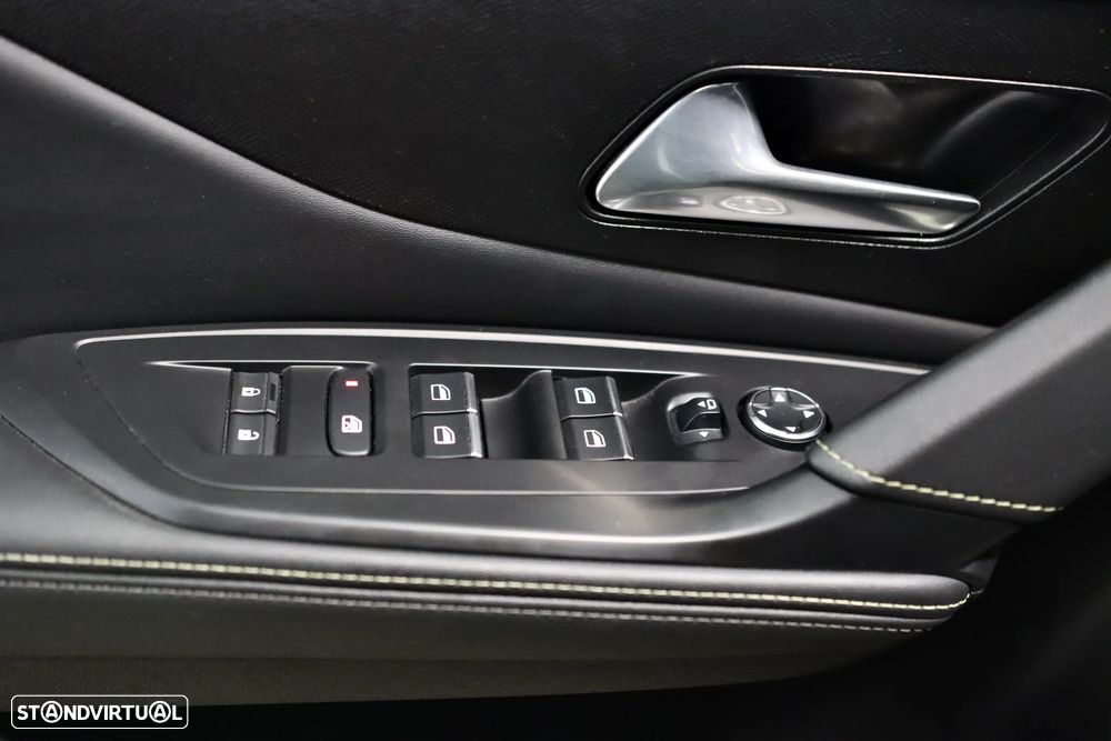 Peugeot 308 225 e-EAT8 GT - 6