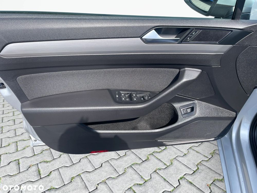 Volkswagen Passat 1.5 TSI EVO Essence DSG - 10