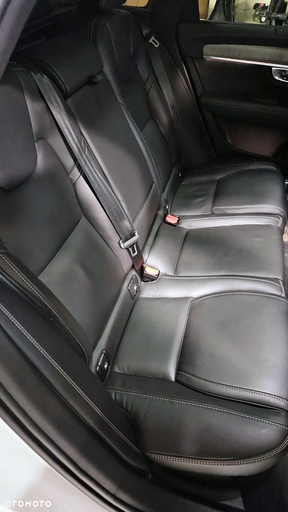 Volvo V90 B5 D AWD Ultimate Dark - 24