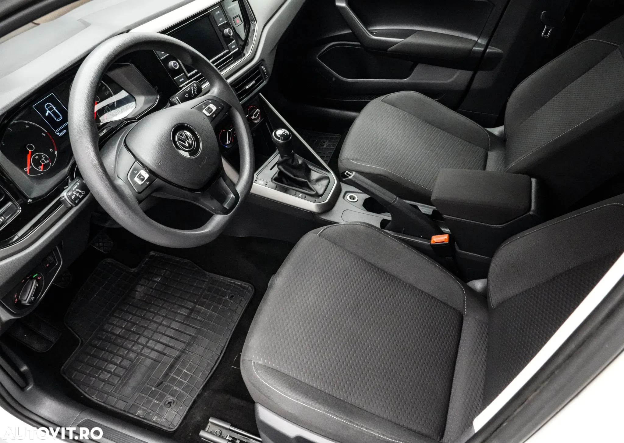 Volkswagen Polo 1.6 TDI DSG Highline - 9