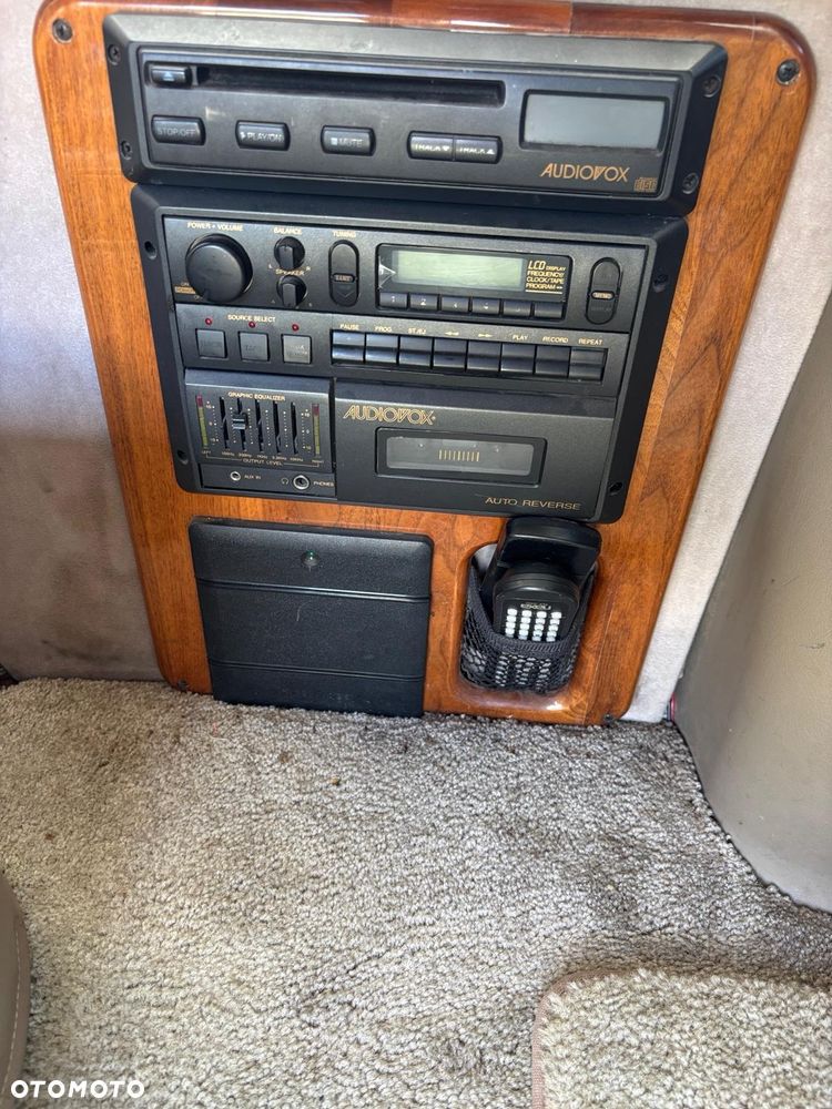 Chevrolet Chevy Van - 18