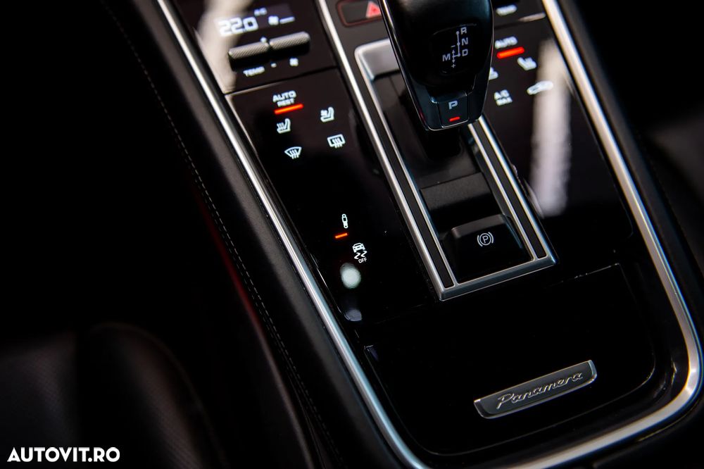 Porsche Panamera Turbo - 25