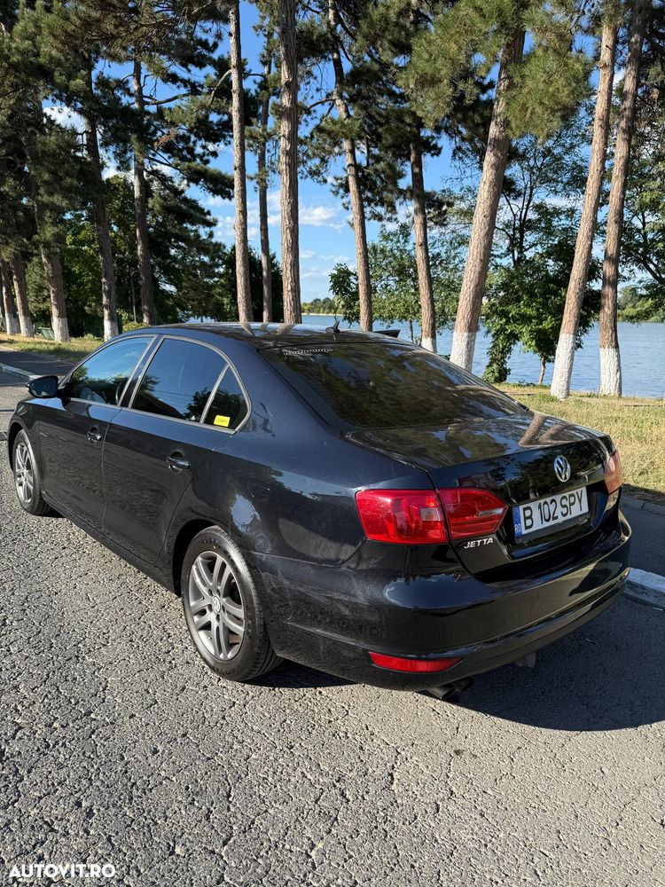 Volkswagen Jetta - 11