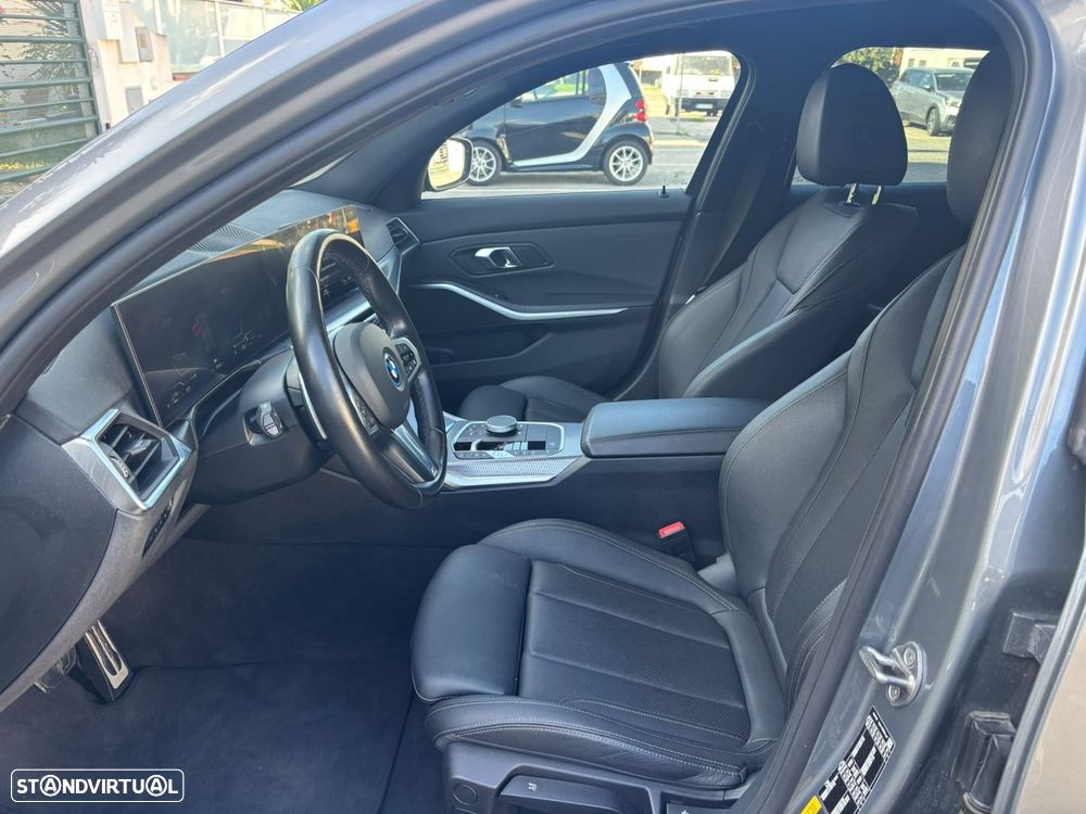 BMW 320 e Pack Desportivo M Auto - 27
