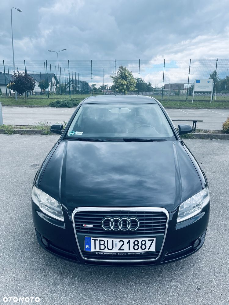 Audi A4 Limousine - 1